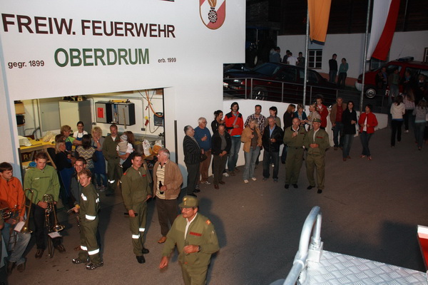 Vorplatz während der Tankübergabe im Herbst 2009